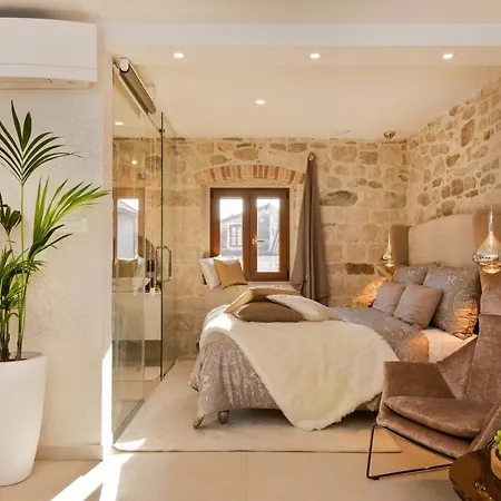 Luxury Studio Eminence In The Old Center Of On Pjaca Square Apartment Split
