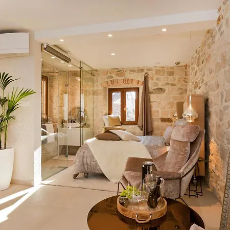 Luxury Studio Eminence In The Old Center Of On Pjaca Square