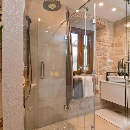 Luxury Studio Eminence In The Old Center Of On Pjaca Square Apartment *