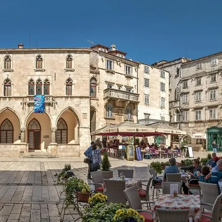 Luxury Studio Eminence In The Old Center Of On Pjaca Square Apartment