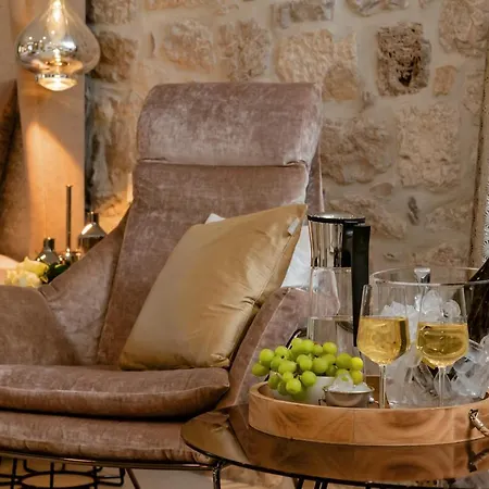 Apartment Luxury Studio Eminence In The Old Center Of On Pjaca Square
