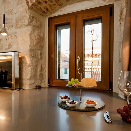 Luxury Studio Eminence In The Old Center Of On Pjaca Square Apartment