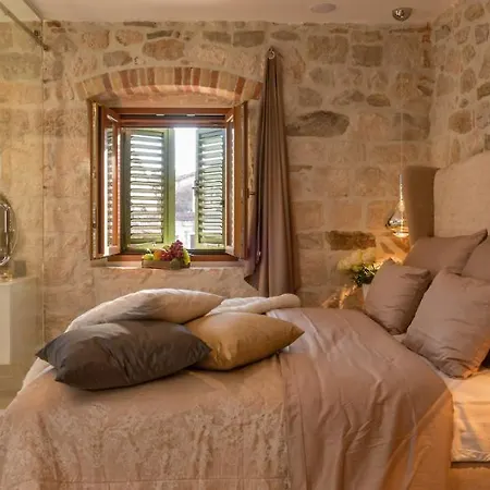 Luxury Studio Eminence In The Old Center Of On Pjaca Square Apartment *