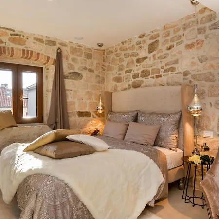 Luxury Studio Eminence In The Old Center Of On Pjaca Square Apartment Split