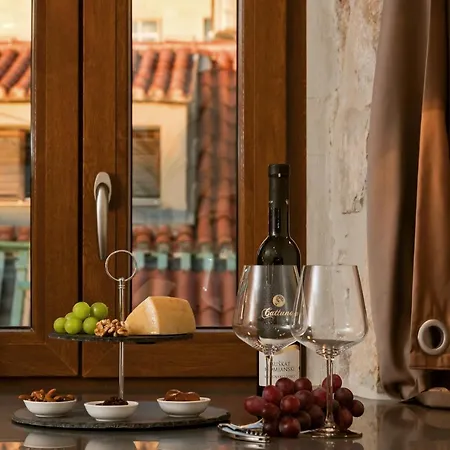Luxury Studio Eminence In The Old Center Of On Pjaca Square Apartment