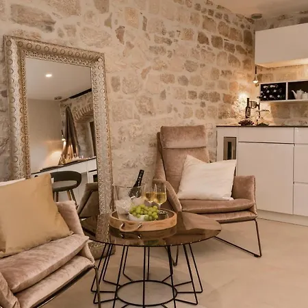 Apartment Luxury Studio Eminence In The Old Center Of On Pjaca Square *
