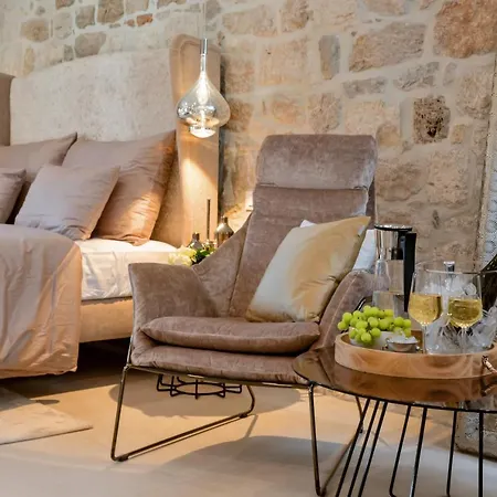 Luxury Studio Eminence In The Old Center Of On Pjaca Square