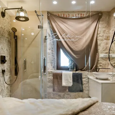 Luxury Studio Eminence In The Old Center Of On Pjaca Square Apartment *