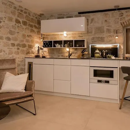 Luxury Studio Eminence In The Old Center Of On Pjaca Square Apartment