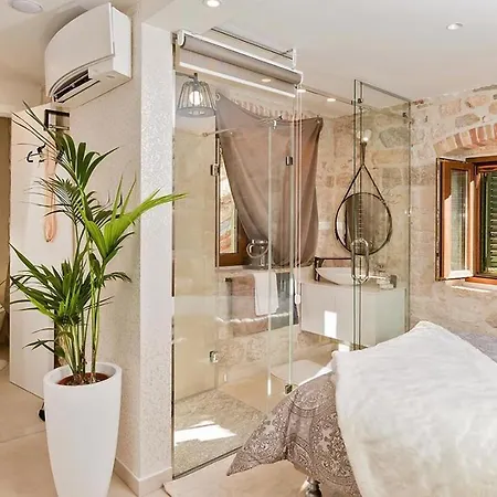 Luxury Studio Eminence In The Old Center Of On Pjaca Square Apartamento Split